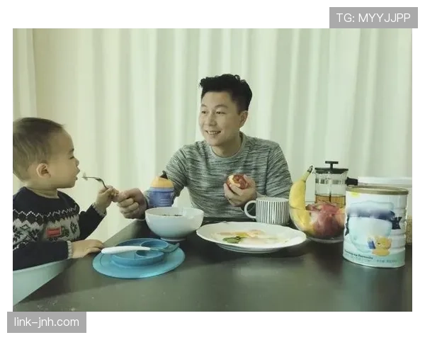 李小鹏在家做早餐都要卡秒表? 李小鹏在家做早餐都要卡秒表?